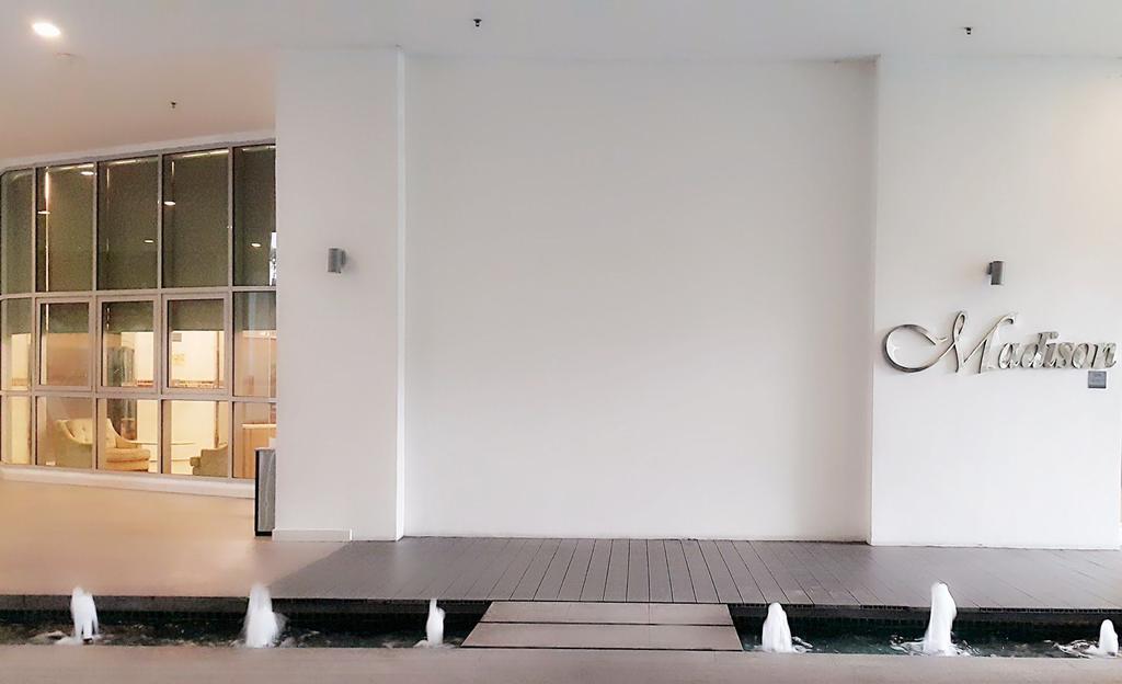 Regalia Suites By Ihost Kuala Lumpur Esterno foto